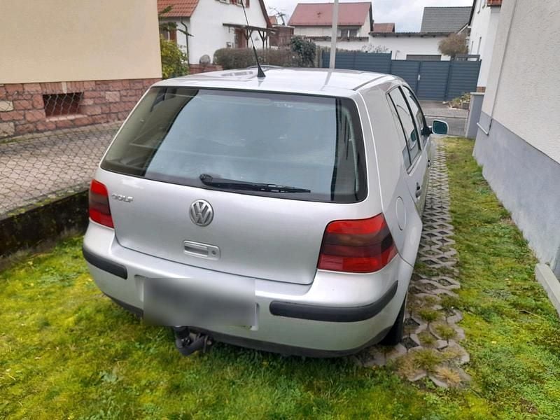 Gebraucht VW Golf IV 75 PS (55 kW) 2001 Grau Limousine