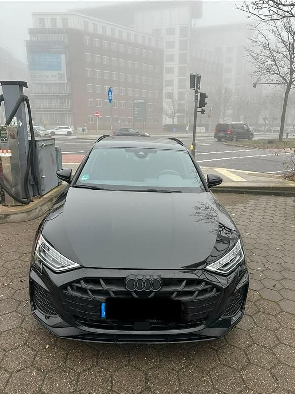 Schwarz Gebraucht 2024 Audi A3 S-Line Limousine | 34.000 € (Fairer Preis) - Bild 1/4