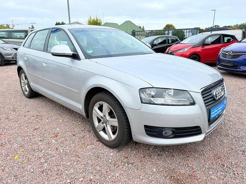 Silber Gebraucht 2009 Audi A3 Sportback Ambiente Limousine | 4.499 € (Superpreis) - Bild 1/4