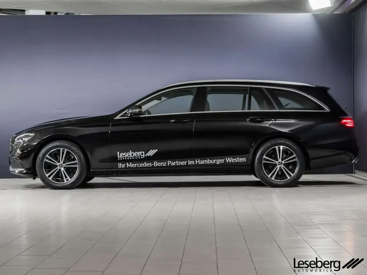 Gebraucht Mercedes E220 Avantgarde 200 PS (147 kW) 2023 Obsidianschwarz Kombi