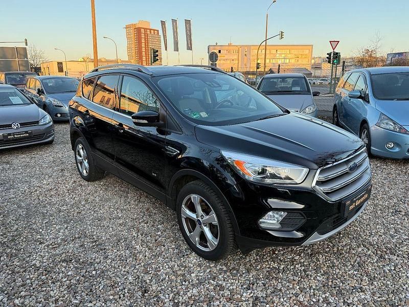 Gebraucht Ford Kuga Titanium 150 PS (110 kW) 2017 Schwarz SUV