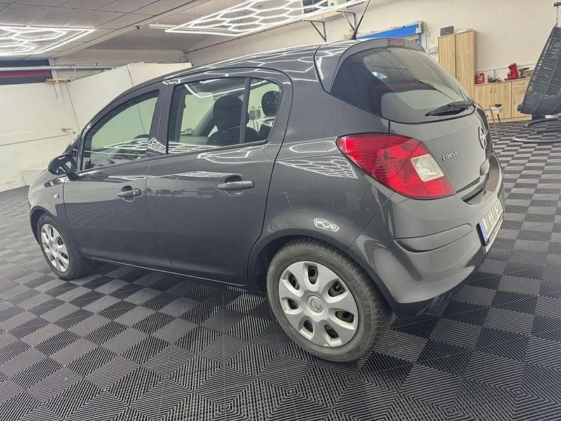 Używany Opel Corsa Satellite 86 KM (63 kW) 2011 Szary Hatchback