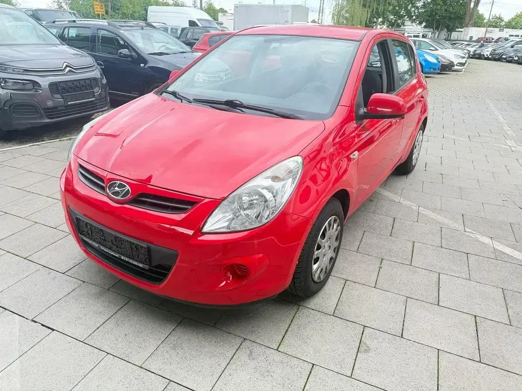 Gebraucht Hyundai i20 Edition 77 PS (56 kW) 2011 Rot Kleinwagen