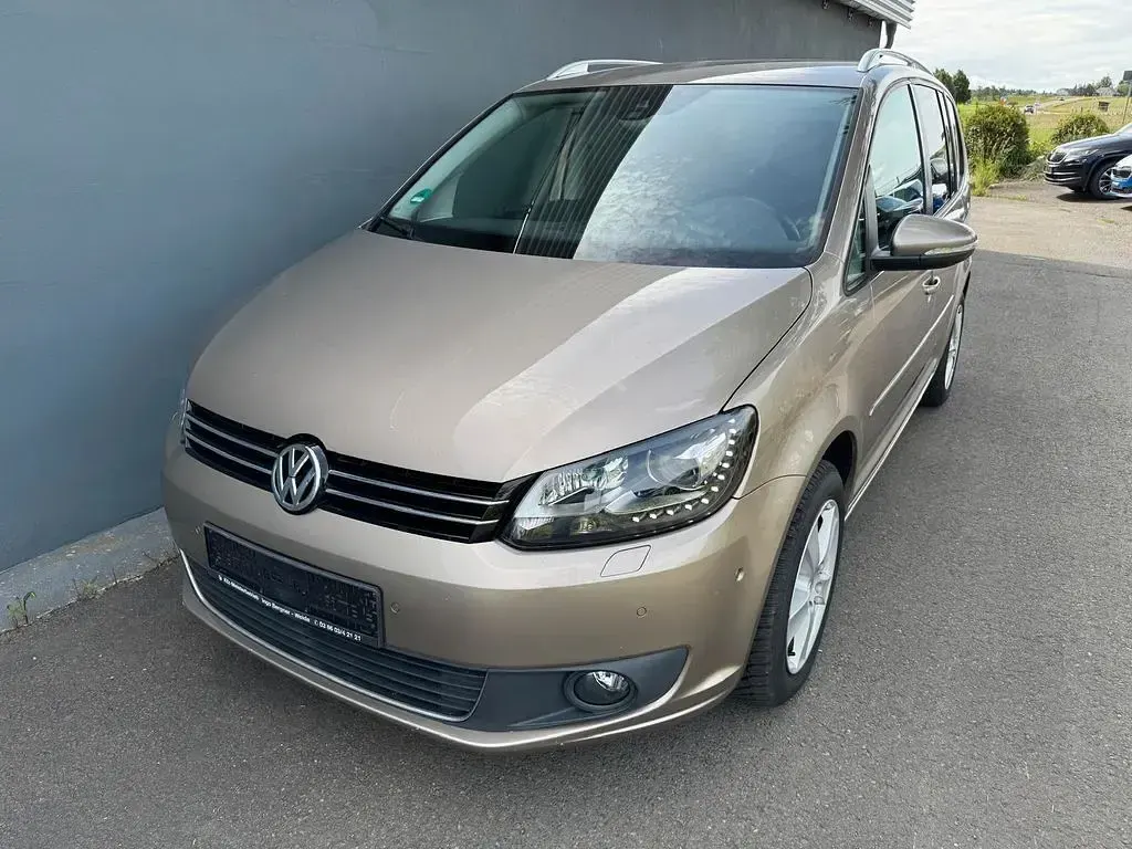 Gebraucht VW Touran Comfortline 140 PS (102 kW) 2014 Beige Van / Kleinbus