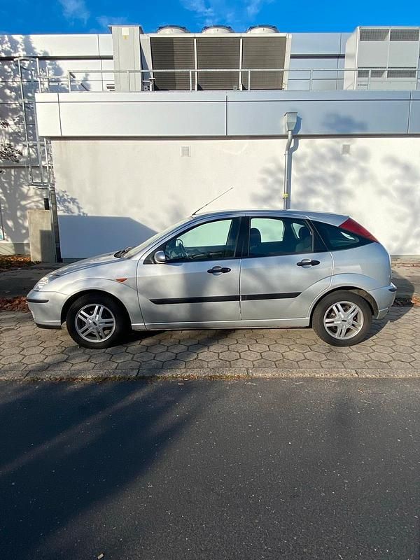 Gebraucht Ford Focus 131 PS (96 kW) 2003 Silber Limousine