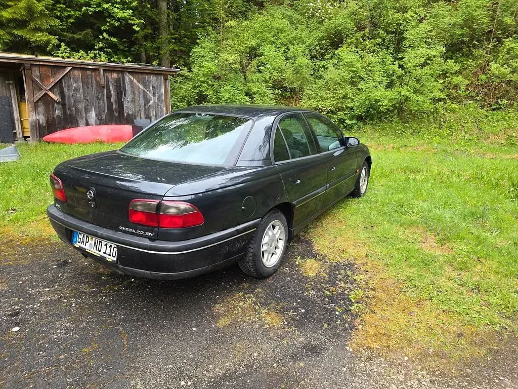 Gebraucht Opel Omega 136 PS (100 kW) 1999 Schwarz Limousine