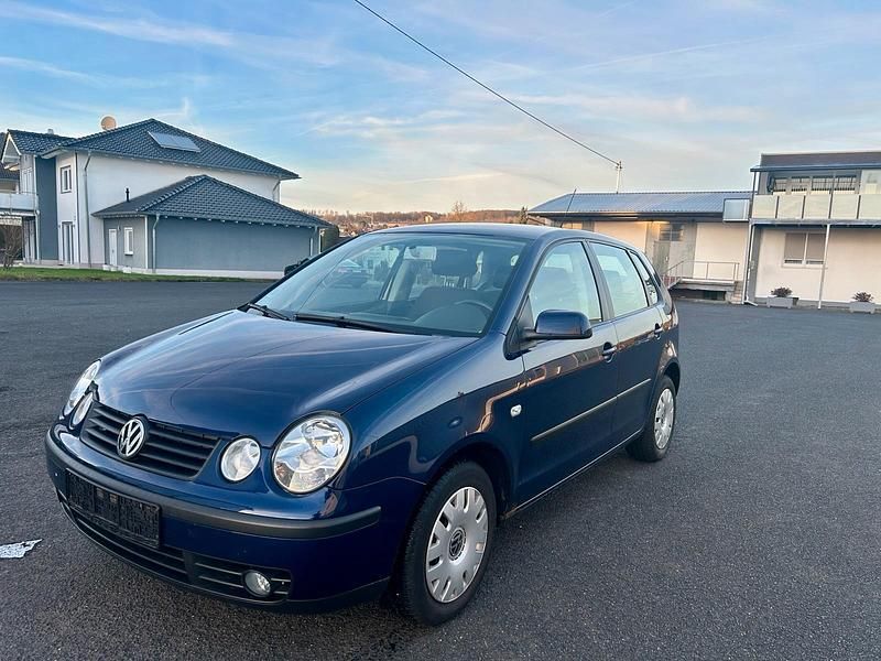 Blau Gebraucht 2004 VW Polo Kleinwagen | 3.690 € (Etwas zu teuer) - Bild 1/4