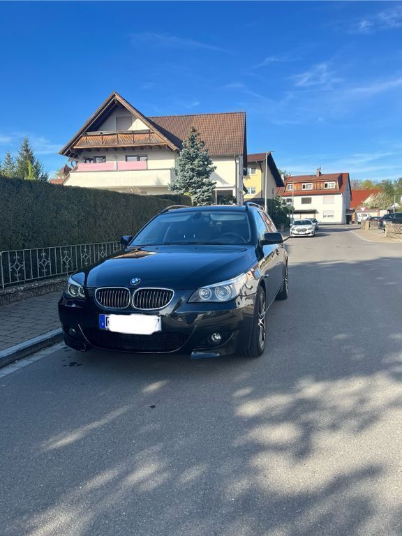 Schwarz Gebraucht 2006 BMW 530 Sport Line Kombi | 5.150 € (Fairer Preis) - Bild 1/4