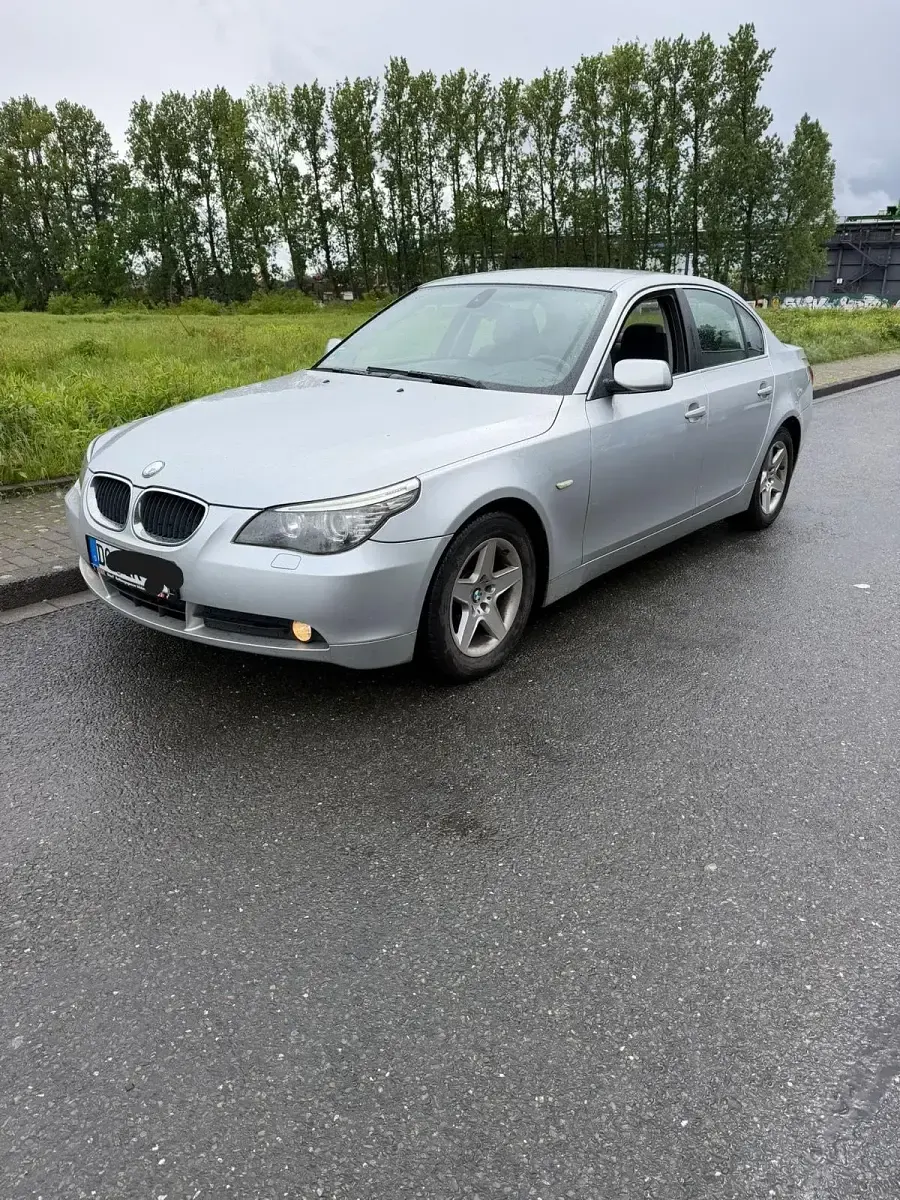 Gebraucht BMW 520 170 PS (125 kW) 2003 Silber Limousine