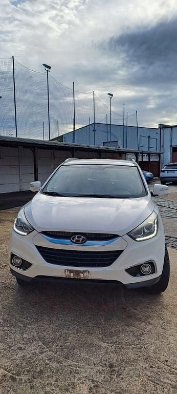 Weiß Gebraucht 2013 Hyundai ix35 Classic SUV | 7.490 € (Guter Preis) - Bild 1/4