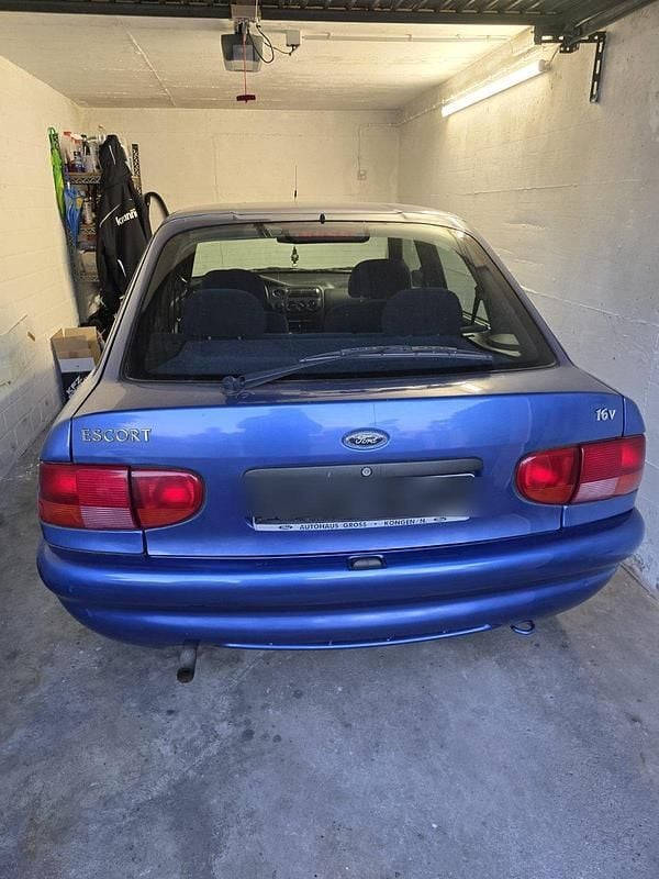 Gebraucht 1999 Ford Escort Limousine | 500 € (Fairer Preis) - Bild 1/4