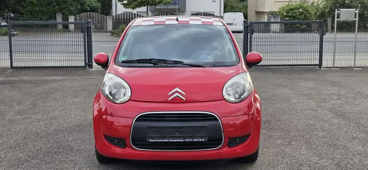 Gebraucht Citroën C1 SELECTION 68 PS (50 kW) 2011 Zu lackieren rot 3p0/deckende Kleinwagen
