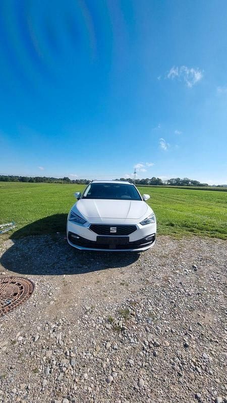 Gebraucht Seat Leon Style 150 PS (110 kW) 2021 Weiß Limousine