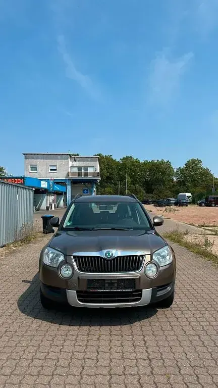 Gebraucht Skoda Yeti Ambition 110 PS (80 kW) 2013 Braun SUV