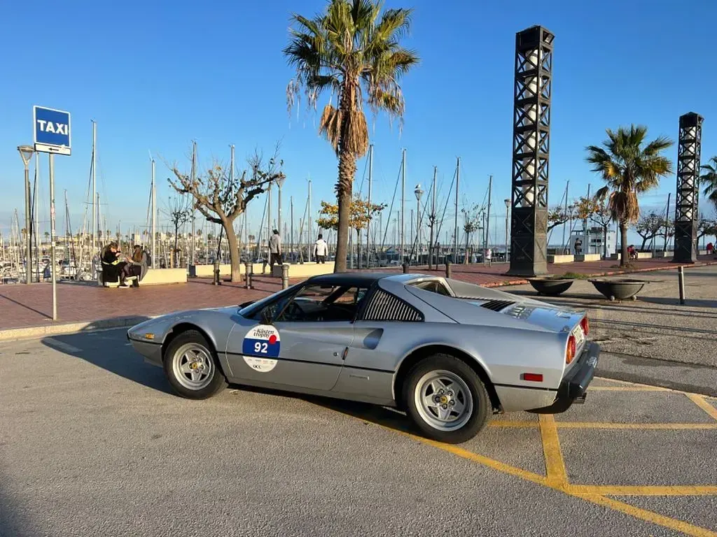 Gebraucht Ferrari 308 209 PS (153 kW) 1981 Silber Cabrio