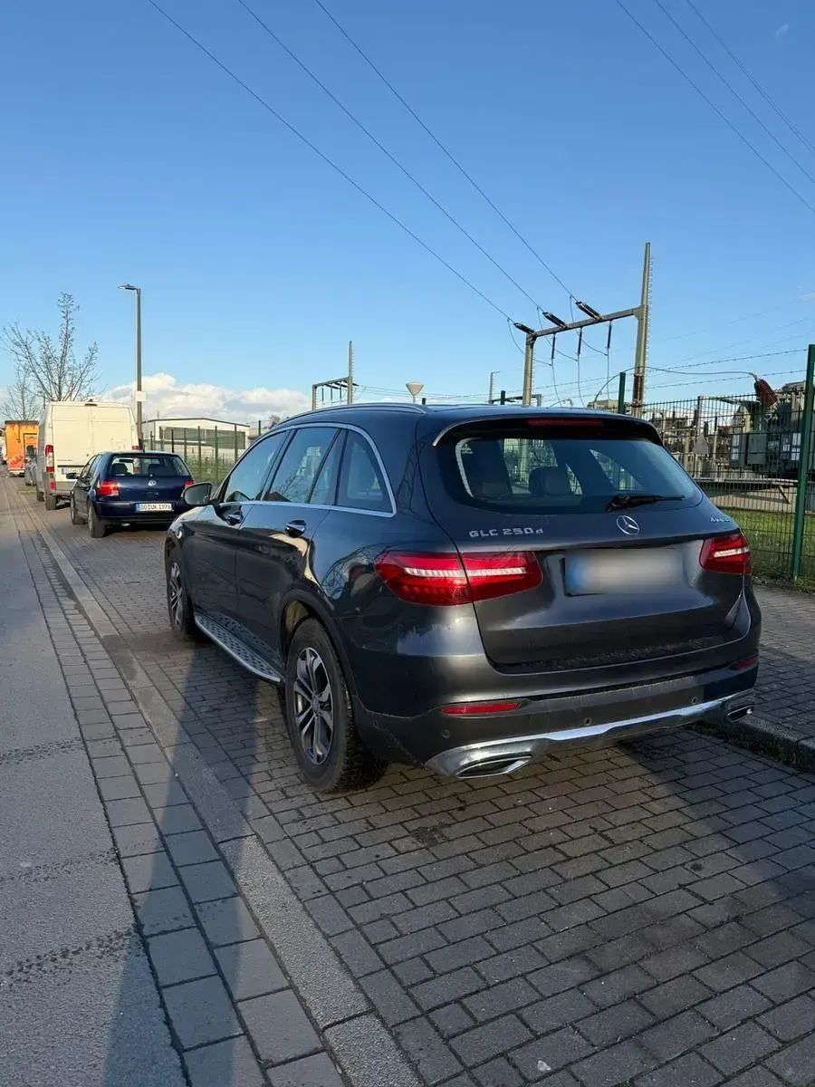 Gebraucht Mercedes GLC250 Exclusive 204 PS (150 kW) 2016 Grau SUV