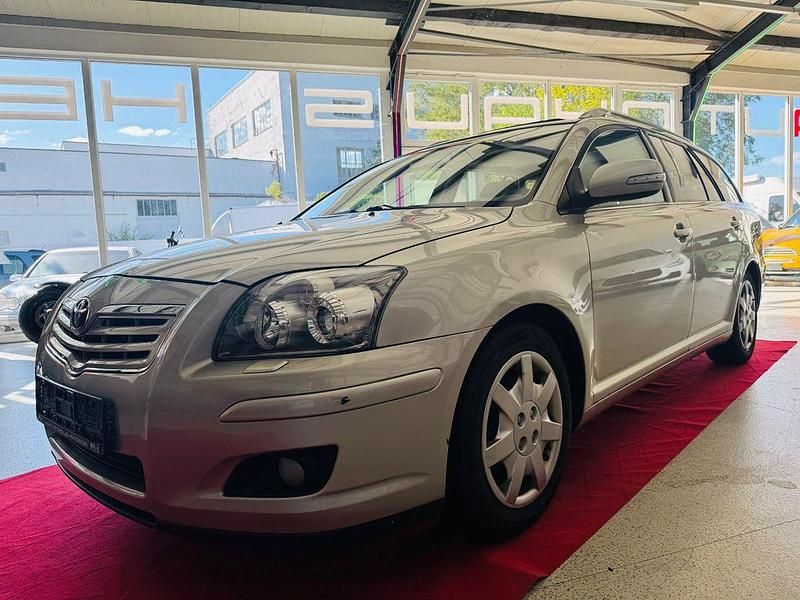 Gebraucht Toyota Avensis Executive 163 PS (119 kW) 2008 Silber Kombi