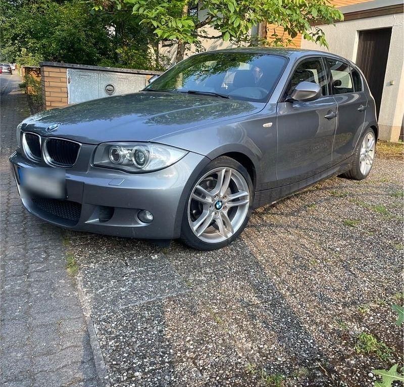 Grau Gebraucht 2011 BMW 118 M Sport Kleinwagen | 6.649 € (Guter Preis) - Bild 1/4
