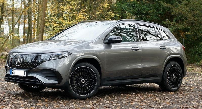 Gebraucht 2024 Mercedes EQA300 AMG Line Premium SUV | 48.500 € - Bild 1/4