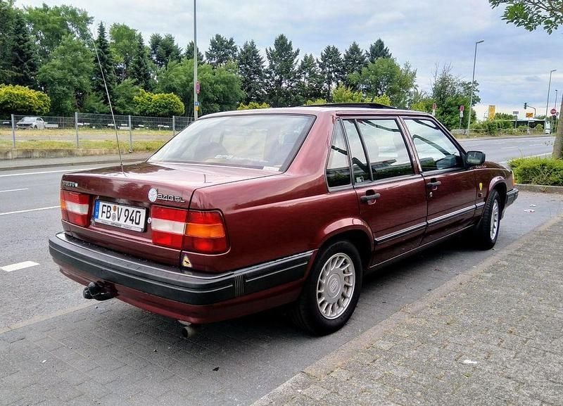Gebraucht Volvo 940 131 PS (96 kW) 1992 Rot Limousine
