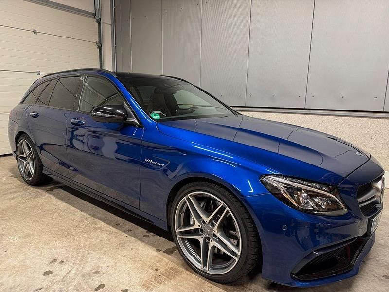 Blau Gebraucht 2016 Mercedes C63 AMG AMG Limousine | 45.000 € (Fairer Preis) - Bild 1/4