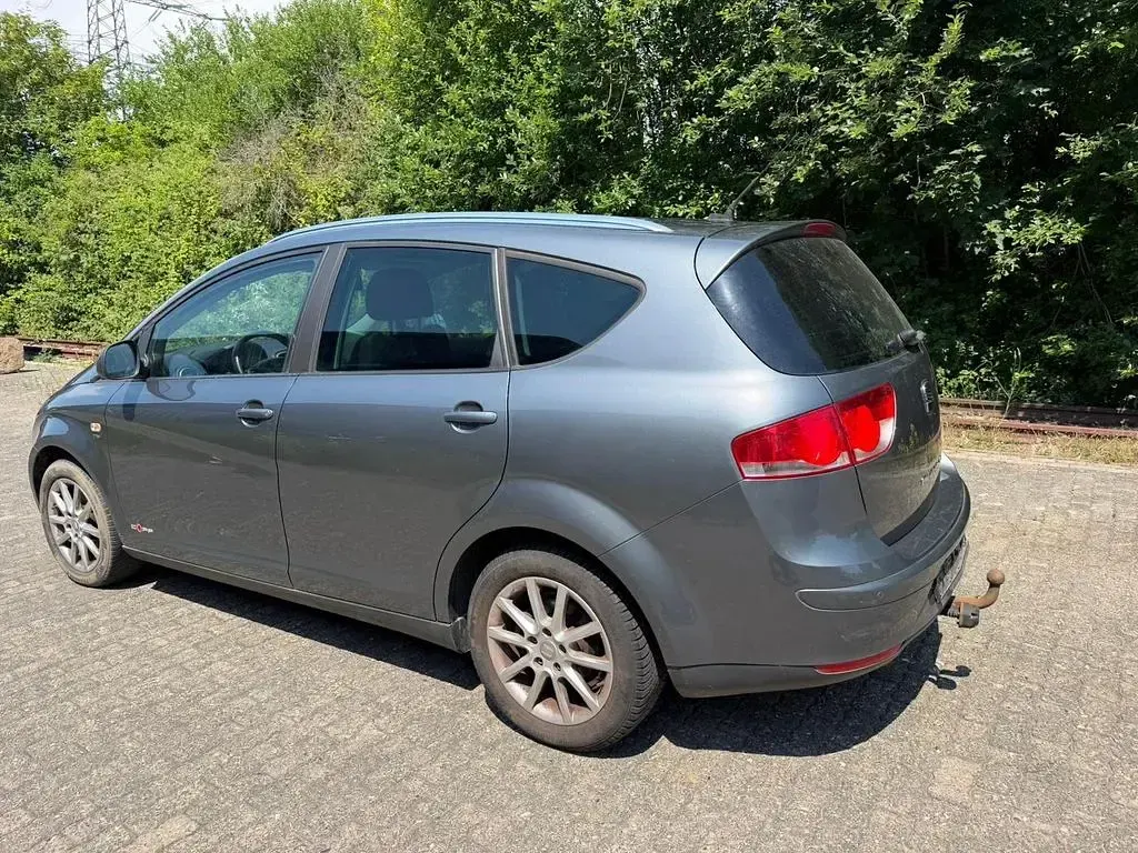 Gebraucht Seat Altea XL 125 PS (91 kW) 2012 Grau Van / Kleinbus