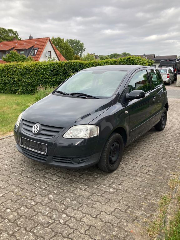Grau Gebraucht 2006 VW Fox Kleinwagen | 1.450 € (Guter Preis) - Bild 1/4