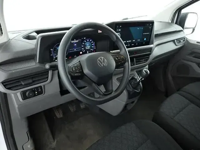 Gebraucht VW T7 S 110 PS (80 kW) 2025 Weiß Van