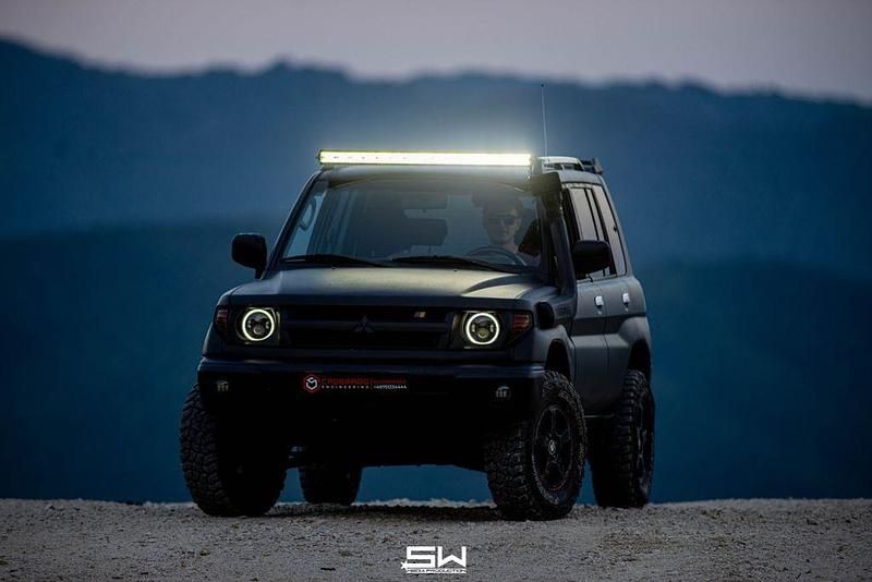 Schwarz Gebraucht 2005 Mitsubishi Pajero SUV | 10.500 € - Bild 1/4