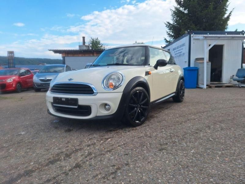 Weiß Gebraucht 2011 Mini ONE Kleinwagen | 2.650 € (Fairer Preis) - Bild 1/4