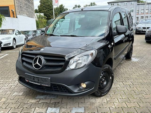 Dravitschwarz metallic Gebraucht 2018 Mercedes Citan 111 Van / Kleinbus | 12.999 € (Teuer) - Bild 1/4