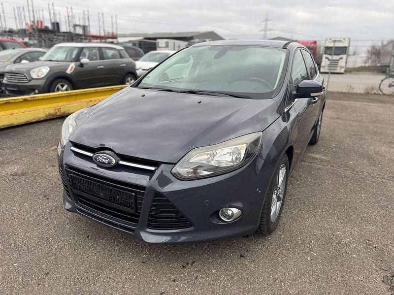Midnight skygrau metallic Gebraucht 2013 Ford Focus Titanium Kleinwagen | 4.999 € (Superpreis) - Bild 1/4