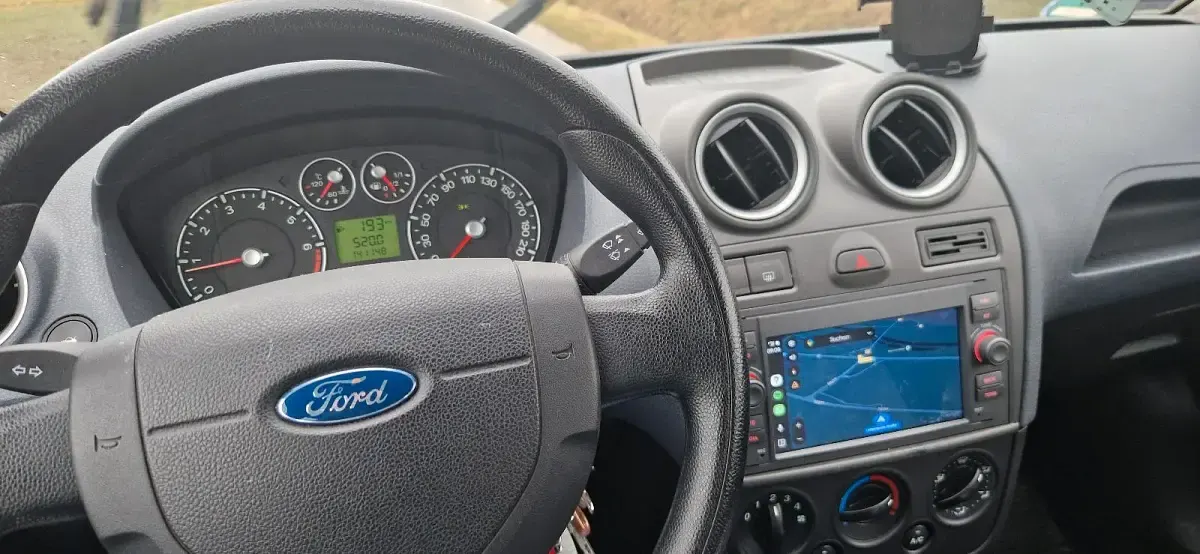 Gebraucht Ford Fiesta 75 PS (55 kW) 2009 Rot Kleinwagen