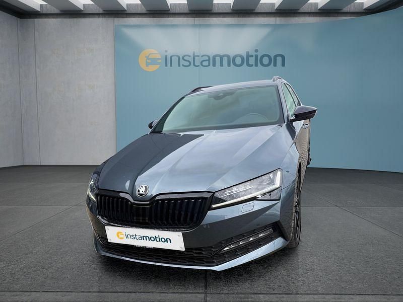 Grau Gebraucht 2022 Skoda Superb Kombi | 34.699 € (Etwas zu teuer) - Bild 1/4