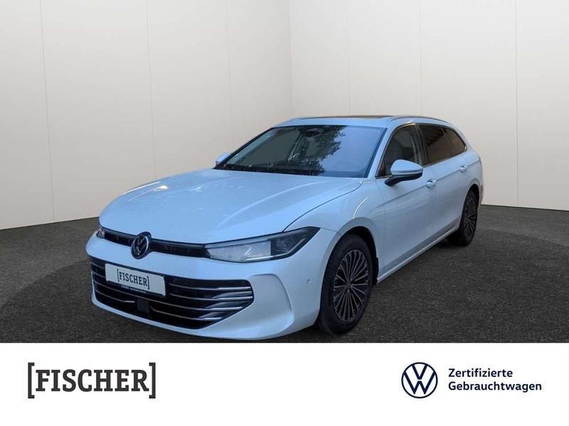 Weiss Gebraucht 2024 VW Passat Elegance Kombi | 42.440 € (Fairer Preis) - Bild 1/4