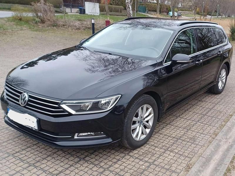 Gebraucht VW Passat Comfortline 120 PS (88 kW) 2015 Schwarz Kombi