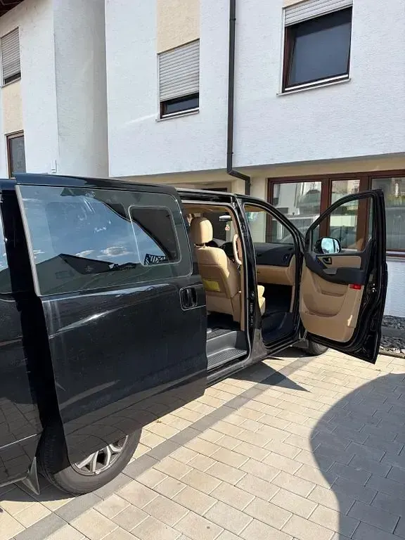 Gebraucht Hyundai H-1 Premium 170 PS (125 kW) 2020 Schwarz Van / Kleinbus