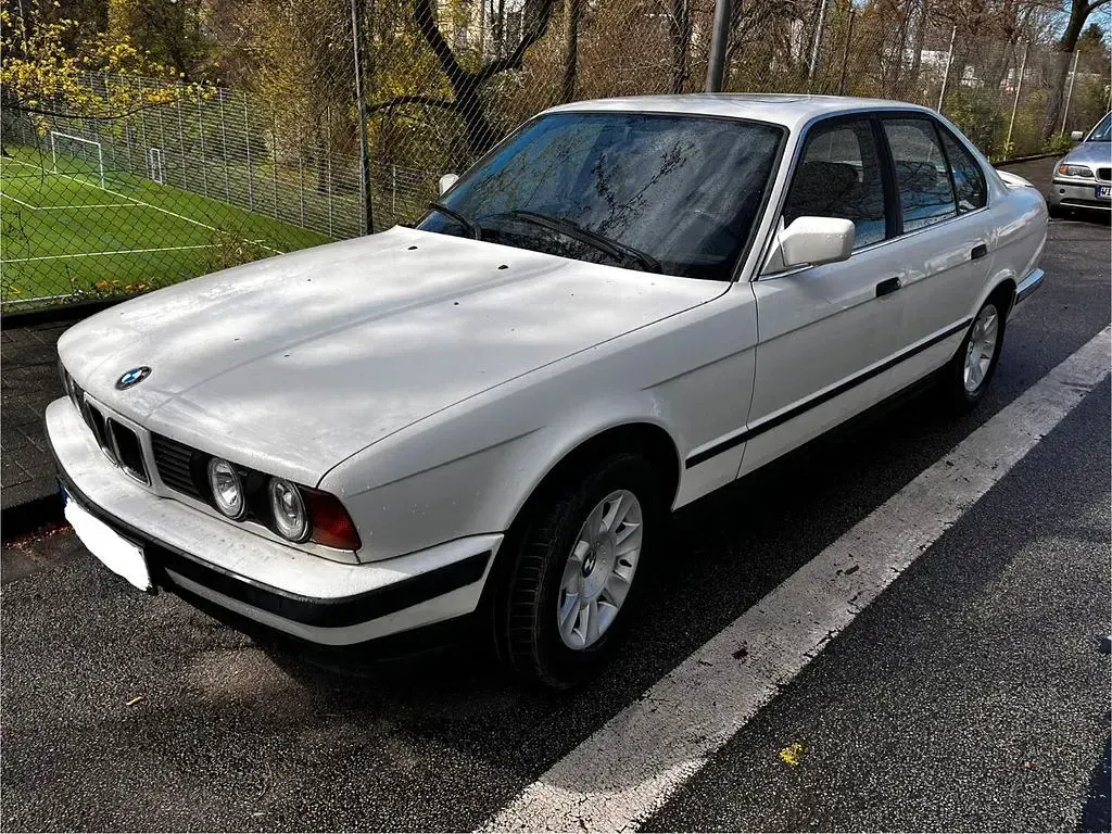 Gebraucht BMW 520 129 PS (94 kW) 1989 Weiß Limousine