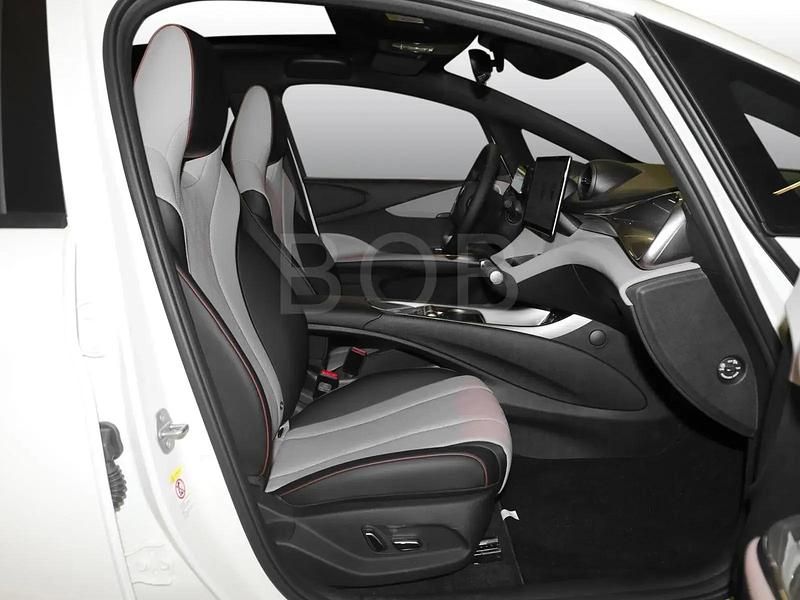 Gebraucht BYD Dolphin Design 150 kW (204 PS) 2025 Cream white Kleinwagen