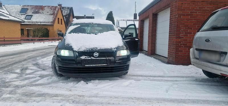 Gebraucht Fiat Stilo 95 PS (69 kW) 2005 Schwarz Kleinwagen