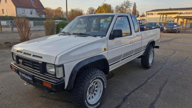 Weiß Gebraucht 1988 Nissan King | 7.999 € - Bild 1/4