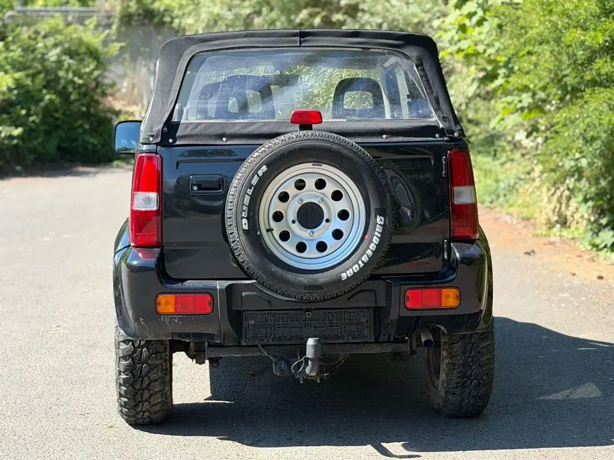 Brugt Suzuki Jimny 80 HK (58 kW) 2002 Sort SUV