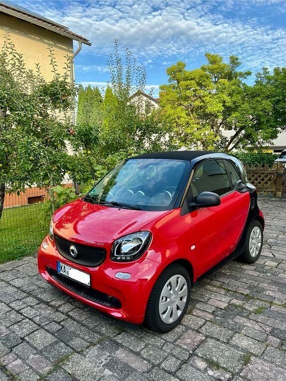 Rot Gebraucht 2018 Smart ForTwo Electric Drive Coupé | 7.200 € (Fairer Preis) - Bild 1/4