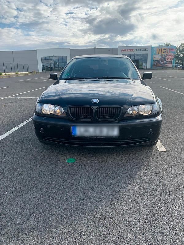 Schwarz Gebraucht 2004 BMW 316 Limousine | 2.500 € (Etwas zu teuer) - Bild 1/4