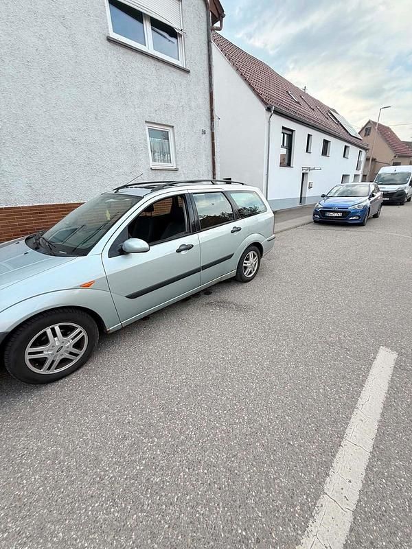 Usata Ford Focus 122 CV (89 kW) 2003 Grigio Station wagon