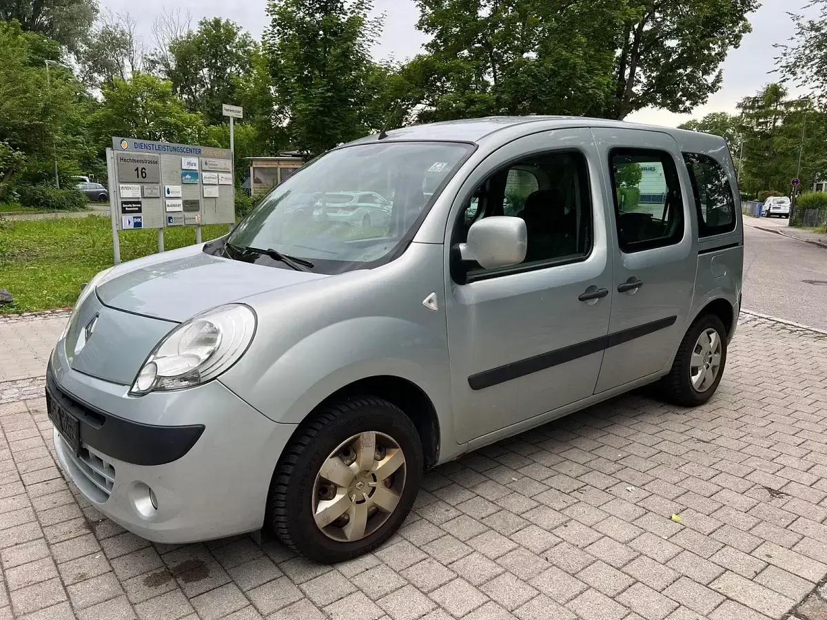 Gebraucht Renault Kangoo 86 PS (63 kW) 2010 Silber Van / Kleinbus