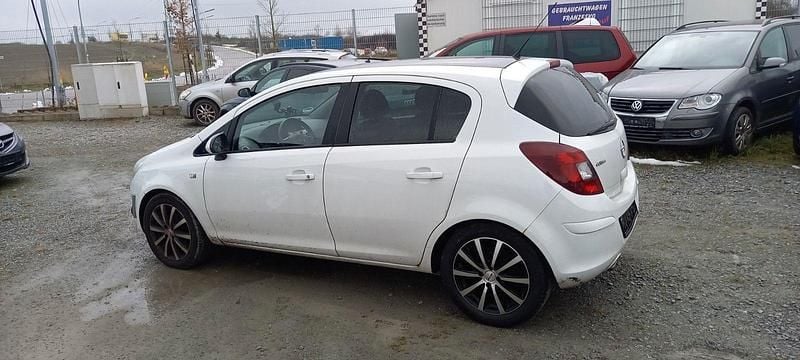 Gebraucht Opel Corsa 101 PS (74 kW) 2011 Weiß Kleinwagen