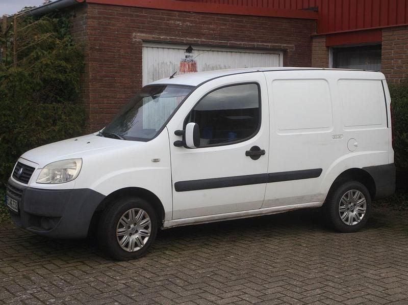 Gebraucht Fiat Doblò 77 PS (56 kW) 2006 Weiß Van / Kleinbus