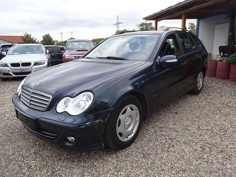 Schwarz Gebraucht 2004 Mercedes C220 Classic Kombi | 950 € (Etwas zu teuer) - Bild 1/4