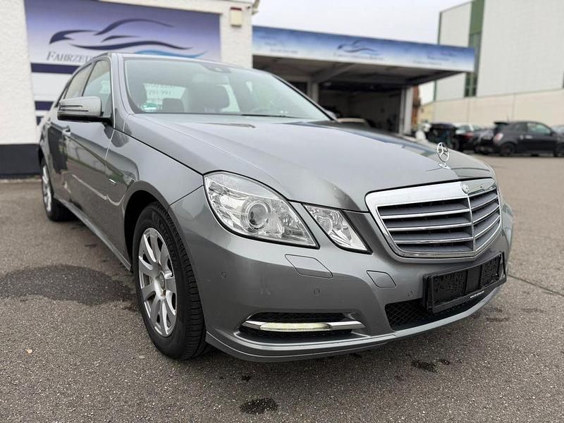 Silber Gebraucht 2010 Mercedes E250 Limousine | 9.500 € (Fairer Preis) - Bild 1/4